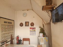 OYO 93332 Kharis Home Stay