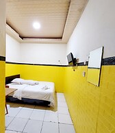 OYO 93332 Kharis Home Stay