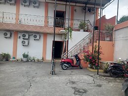 OYO 93332 Kharis Home Stay