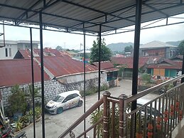 OYO 93332 Kharis Home Stay