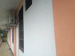 OYO 93332 Kharis Home Stay