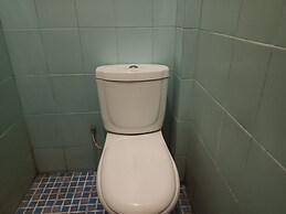 OYO 93332 Kharis Home Stay