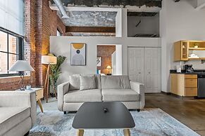 Historic Loft Retreat With Pool