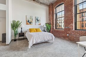 Historic Loft Retreat With Pool