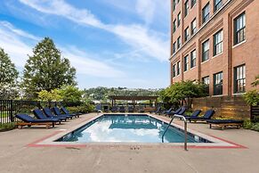 Historic Loft Retreat With Pool