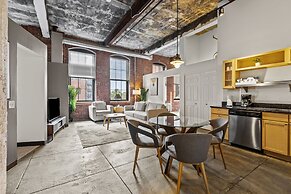 Historic Loft Retreat With Pool