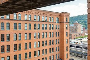 Historic Loft Retreat With Pool