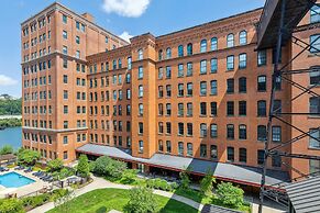 Historic Loft Retreat With Pool