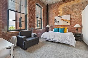 Historic Loft Retreat With Pool