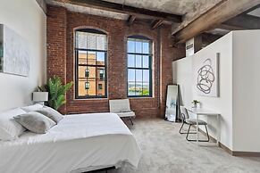 Historic Loft Retreat With Pool