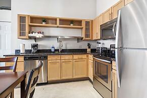 Historic Loft Retreat With Pool