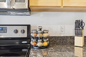 Historic Loft Retreat With Pool