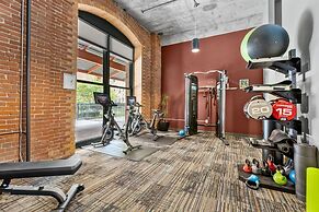 Historic Loft Retreat With Pool