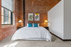 Historic Loft Retreat With Pool