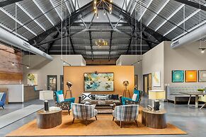 Historic Loft Retreat With Pool