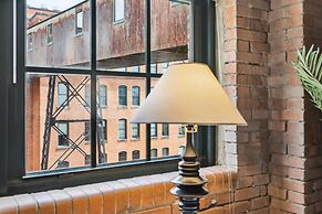 Historic Loft Retreat With Pool