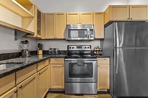 Historic Loft Retreat With Pool