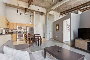 Historic Loft Retreat With Pool