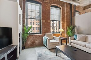 Historic Loft Retreat With Pool