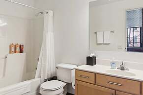 Historic Loft Retreat With Pool