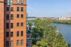 Historic Loft Retreat With Pool