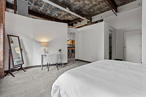 Historic Loft Retreat With Pool