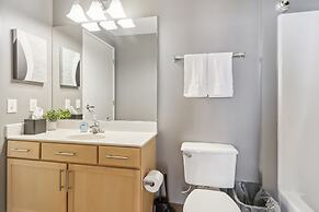 Historic Loft Retreat With Pool