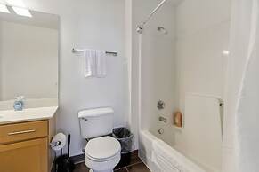 Historic Loft Retreat With Pool