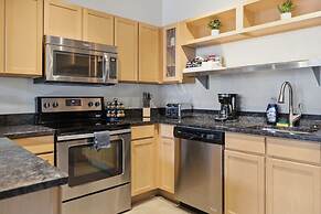 Historic Loft Retreat With Pool