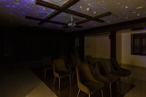 Royal Rawal - Luxury Boutique Hotel