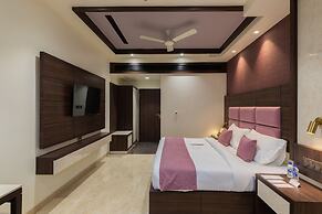 Royal Rawal - Luxury Boutique Hotel