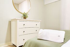 Metropolitan Lisbon Janelas Verdes