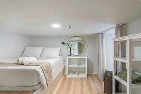 Metropolitan Lisbon Janelas Verdes