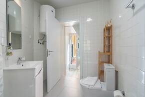 Metropolitan Lisbon Janelas Verdes