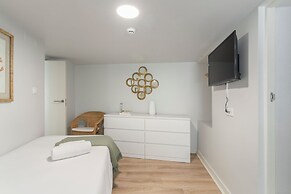 Metropolitan Lisbon Janelas Verdes