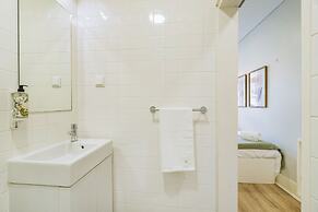 Metropolitan Lisbon Janelas Verdes