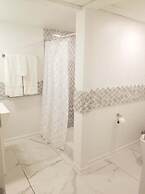 7 BR- Sleeps 15! Celebrity Villa! Great Rates by YouRent!