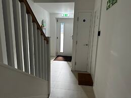 Hybrid Resi - Mitcham