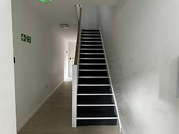 Hybrid Resi - Mitcham