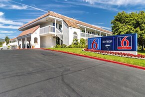 Studio 6 Suites Carpinteria, CA–Santa Barbara - South