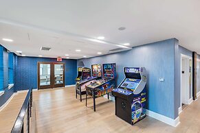 Distinguished Apartment Rooftop Deck