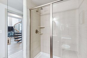 Distinguished Apartment Rooftop Deck