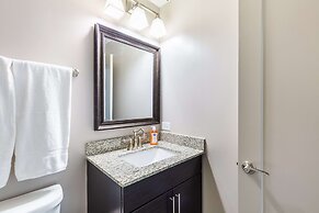 Distinguished Apartment Rooftop Deck