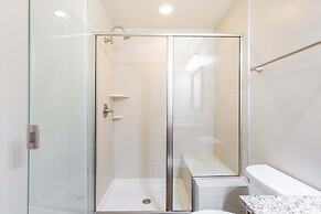 Distinguished Apartment Rooftop Deck