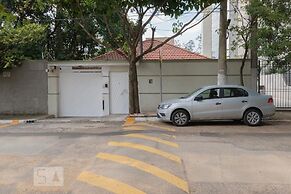 Casa Jardim Studios
