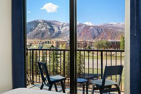 The Hoffmann Hotel Basalt Aspen, Tapestry Collection By Hilton