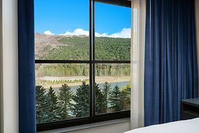 The Hoffmann Hotel Basalt Aspen, Tapestry Collection By Hilton