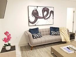 7 BR-Sleeps 15! Famous Lakefront by YouRent!