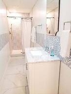 7 BR-Sleeps 15! Famous Lakefront by YouRent!