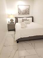 7 BR-Sleeps 15! Famous Lakefront by YouRent!